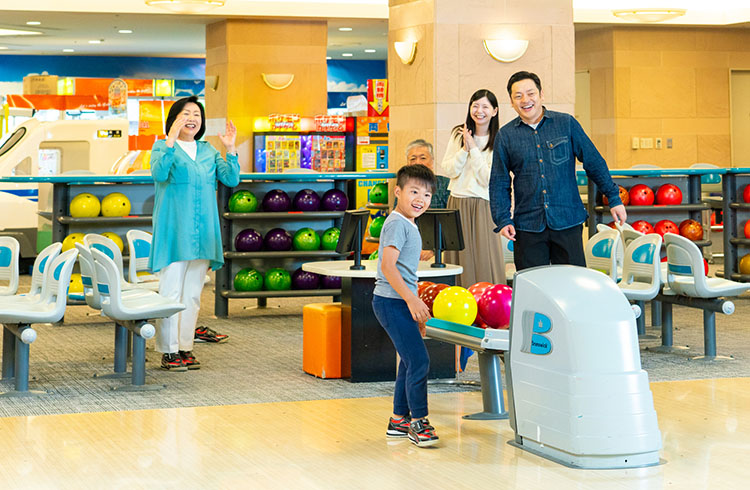 【ステイ＆プレイ】プール・温泉＋6種アクティビティが遊びたい放題！